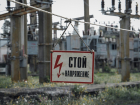 В Тельмановском районе ДНР энергетики меняют порталы для удержания проводов  