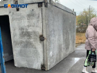 В Горловке начали устанавливать бетонные укрытия, но крановщики боятся ехать под обстрелы