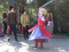 Бойцов, освобождающих Донбасс, в канун Пасхи поздравили артисты и казаки из Ростовской области