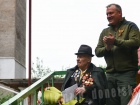  В Донецке у дома ветерана ВОВ Николая Базавлука прошел Парад Победы