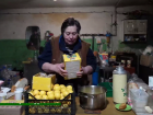 Лимоны, шоколад, тушенка и симки: жителям Авдеевки привезли гуманитарную помощь