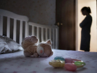 В Старобешево мать пыталась задушить четырёхлетнюю дочь в кроватке