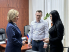 Она погибла, спасая гражданских: в Донецке вручили медаль «За храбрость» дочери убитой ВСУ медсестры
