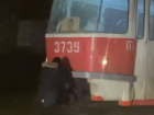 Опасные для жизни игры: подросток из Донецка прокатился на сцепке трамвая