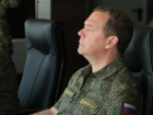 Дмитрий Медведев побывал в ДНР на полигоне, где готовят контрактников, в непосредственной близости от линии боестолкновения