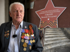 В Донецке 98-летний ветеран ВОВ Василий Рябкин живет в доме с разбитым подъездом