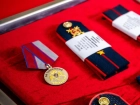 Росгвардейца наградили за спасение людей после взрыва газа в Донецке