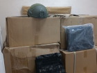 Медикам скорой помощи в ДНР доставили комплекты касок с бронежилетами