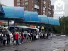 Автобусов  на маршрутах «Макеевка-Донецк» стало больше, но очереди  в час-пик остались прежними