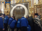 В центральный храм Донецка перенесли икону, написанную в Орске для Донбасса