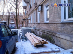 Кровельщики собрались вскрыть жилой дом в Донецке в пятнадцатиградусный мороз