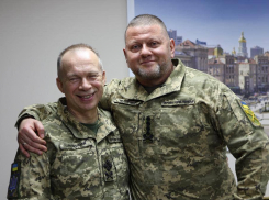 «Манипуляции лживого старовера»: главкомы ВСУ атакуют фейками Британию