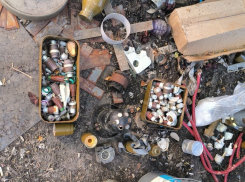 У дончанина, бросившего 2 гранаты соседке во двор, нашли дома склад боеприпасов