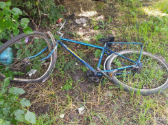 В Шахтерске 16-летний велосипедист столкнулся с автомобилем и получил травмы