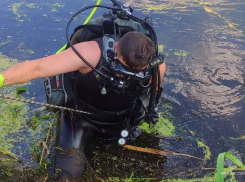 Тело мужчины достали водолазы в 30 метрах от берега под Мариуполем