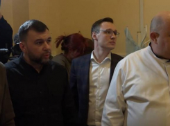 Глава ДНР навестил пострадавших людей после обстрела рынка в Донецке