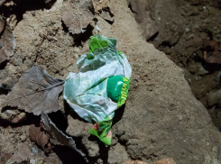 В ДНР поймали 46-летнего закладчика, прятавшего наркотики в фантике от конфет