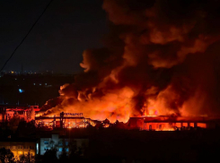 Массовый налет дронов-камикадзе на гипермаркет в Донецке: что известно