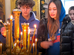 Ветеран СВО без двух конечностей и молодежь устроили субботник в церквях ДНР