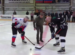 В Донецке проходит региональный этап Всероссийского чемпионата Ночной Хоккейной Лиги