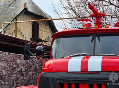 Пожар в ДНР убил младенца и пенсионеров, спасатели МЧС пытались спасти соседей