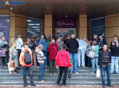 «Веры нет»: очереди не уменьшаются, несмотря на продление верификации СИМ-карт «Феникса» до ноября 