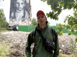 Итальянец создает в Мариуполе мурал с местной девочкой - интервью «Блокнота»