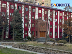 Центр соцзащиты ДНР на полгода оставил без зарплат семьсот сотрудников 