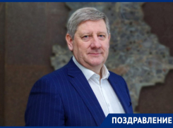 В ДНР с днем рождения поздравляют первого зампредседателя правительства Республики Андрея Черткова