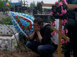 «Хотел стать пожарным»: репортаж «Блокнот» с похорон 7-летнего Лёни Калугина, сбитого пьяным водителем в Макеевке