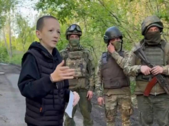 Блогер Васильев из ДНР купил на деньги популярного стримера Мелстроя машины для СВО