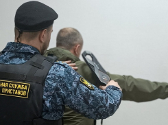 Подсудимый по делу о наркосбыте взял наркотики на свой же суд в ДНР