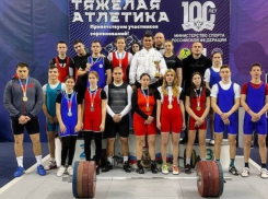 Женская команда из ДНР взяла серебро соревнований ЮФО по тяжёлой атлетике