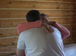 Семья воссоединилась: как военные РФ и волонтеры эвакуировали бабушку из Селидово, ДНР