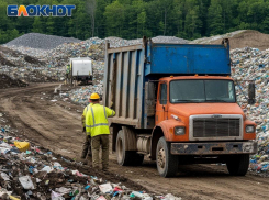 На свалке Донецка произошел взрыв: пострадали коммунальщики