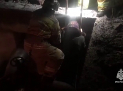 В разрытый колодец теплотрассы провалилась пенсионерка в Макеевке