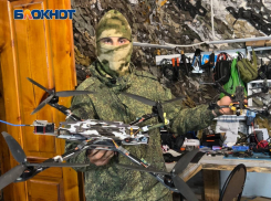 Переделанный тяжелый украинский FPV-дрон «скрещенный» с мавиком показали «Блокнот» бойцы на Южнодонецком направлении СВО
