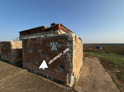 Жемчужину Саур-Могилы в ДНР испортили старым нужником из 2014-го