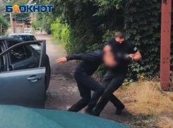Житель Макеевки пытался незаконно продать ручные гранаты и автомат Калашникова 