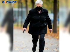 68-летняя жительница Мариуполя ответит за кражу телефона двухлетней давности