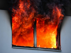 Мать и 12-летний сын почти погибли в дыму на пожаре в Макеевке