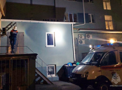 В Мариуполе из окна 8 этажа выпал мужчина