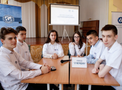 Школьники ДНР проверили свои знания на «Географическом фестивале»