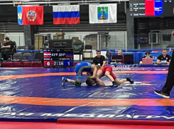 Спортсмены из ДНР завоевали «золото» и «серебро» на Всероссийских соревнованиях по греко-римской борьбе