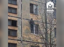 В Ворошиловском районе Донецка обнаружили тело мужчины, свисающее из окна дома