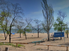 На второй день поисков в Мариуполе достали из воды тело 17-летнего подростка 