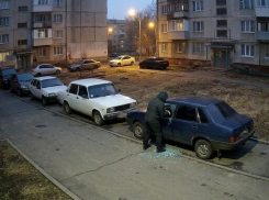 В Мариуполе кто-то массово вскрывает автомобили и ворует имущество