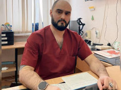 Хирурги из Донецка спасли руку пациенту, пострадавшему от сброса боеприпаса с дрона 