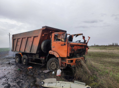 Водитель КаМАЗа находится в коме после обстрела украинскими нацистами Шахтерска из РСЗО