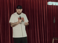 Донецкий комик Дима Илюхин высмеял заоблачную стоимость новостроек в ДНР